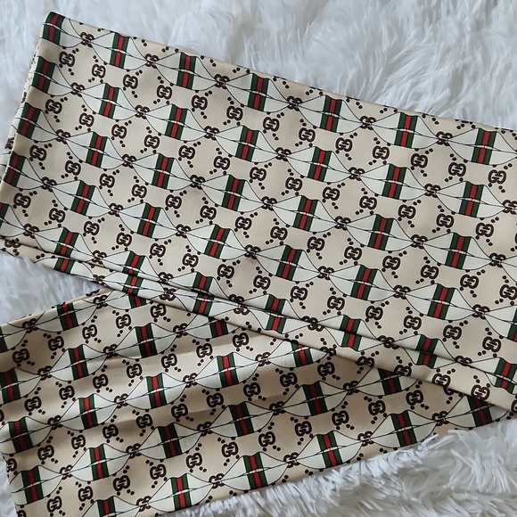Gucci Beige Seda Patterned Scarf. 56 Long By 6 Width - Picture 4 of 4